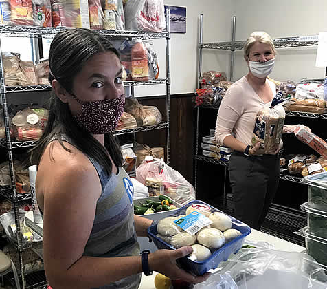 Volunteers Pantry Support
